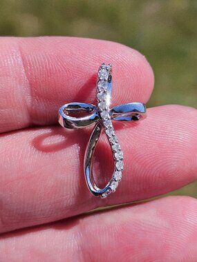 10K White Gold Diamond Curved Ribbon Cross Pendant Charm 22x18mm